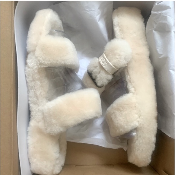 Authentic UGG “Fuzz Yeah” Slippers In Natural (NIB) - Picture 5 of 6